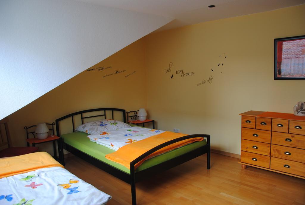 Ferienwohnung Rosengarten Osburg ภายนอก รูปภาพ