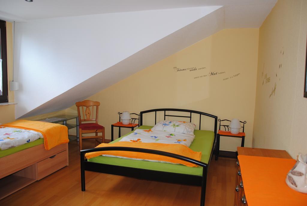 Ferienwohnung Rosengarten Osburg ภายนอก รูปภาพ